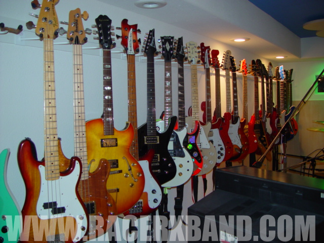 080. electric-guitar-room2.jpg