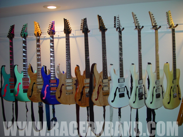 081. electric-guitar-room3.jpg