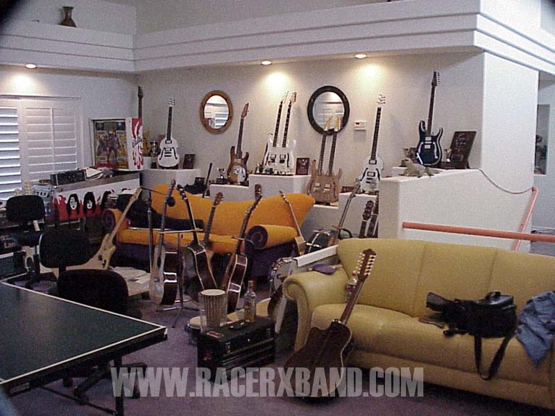 083. familyroom.jpg