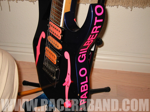 091. mrbig-ibanez-blue_pink_applause.jpg